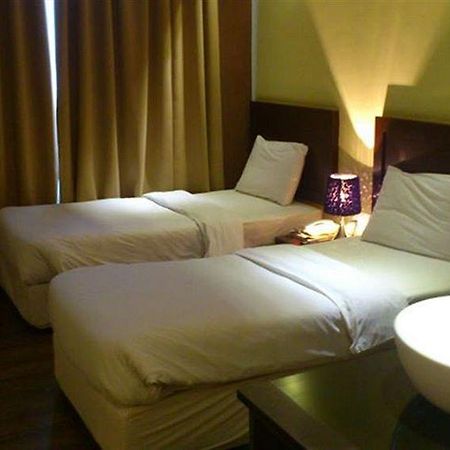 Zotel Business & Leisure Hotel Kuching Ngoại thất bức ảnh