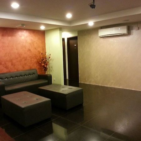 Zotel Business & Leisure Hotel Kuching Ngoại thất bức ảnh